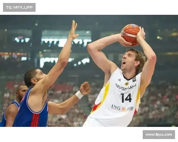 柏林赛场馆悬挂诺维茨基41号球衣 向德国篮球传奇致敬